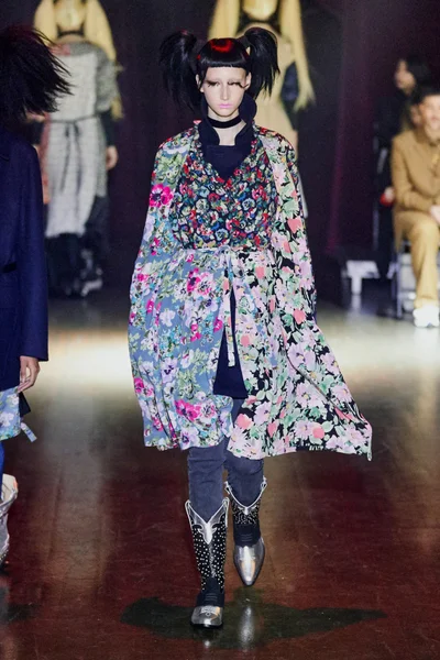 Look 17